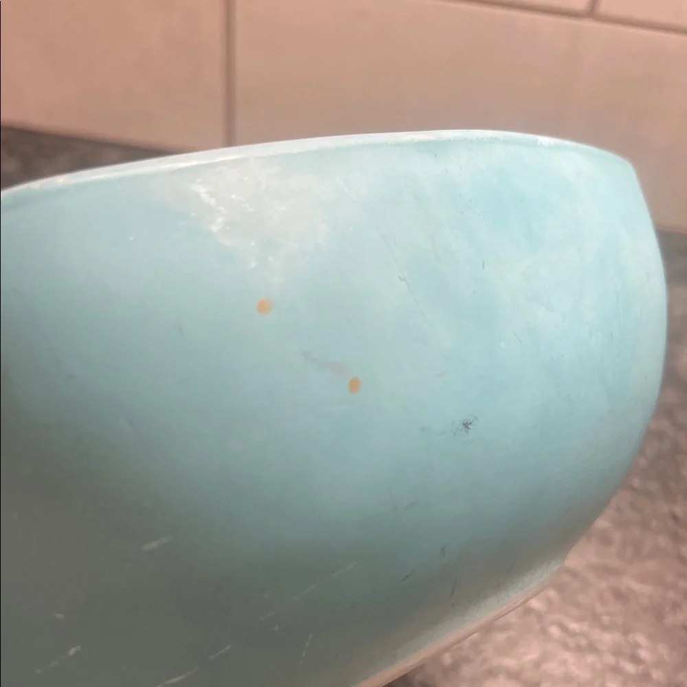 Pyrex #025 2.5 qt Square Aqua Bowl. Exc condition. No chips or cracks